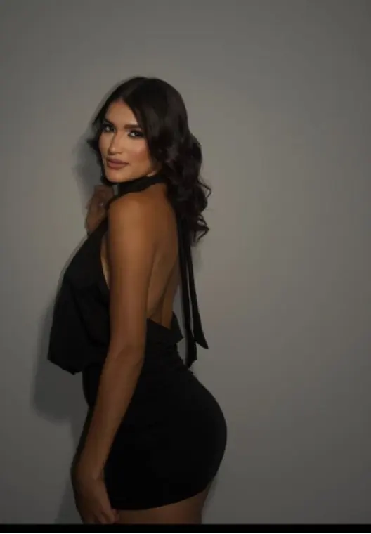 Muñeca, a Thundr Mobile host from Colombia